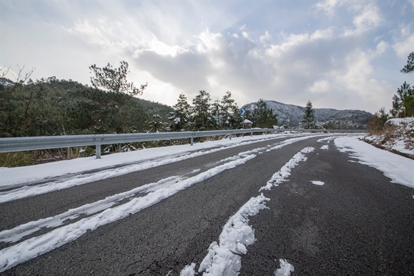 How Weather Impacts Asphalt: Seasonal Maintenance Tips